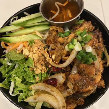 Culantro & Basil Pho Bistro - Lemongrass Chicken Vermicelli - Vietnamese Near Me - West Covina, California Culantro & Basil Pho Bistro - Lemongrass Chicken Vermicelli - Vietnamese Near Me - West Covina, California