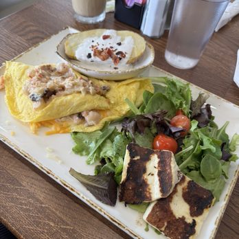 Madres Brunch - Ensenada Omelette - Breakfast & Brunch Near Me - Corona, California