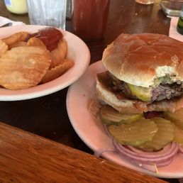 A nice burger with cottage fries A nice burger with cottage fries