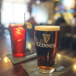 Arigna Irish Pub & Coal Fire Kitchen - Smithwicks beer