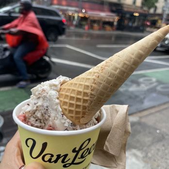 Van Leeuwen Ice Cream - Ice Cream & Frozen Yogurt Near Me - New York, New York Van Leeuwen Ice Cream - Ice Cream & Frozen Yogurt Near Me - New York, New York