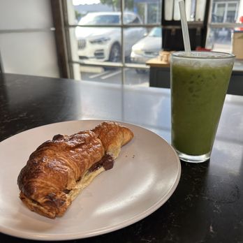 MoonGoat Coffee Roasters - chocolate croissant + matcha latte - Coffee Roasteries Near Me - Costa Mesa, California MoonGoat Coffee Roasters - chocolate croissant + matcha latte - Coffee Roasteries Near Me - Costa Mesa, California