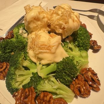 Mei Lai Xuan｜美麗軒 - Walnut shrimp goodness - Cantonese Near Me - New York, New York
