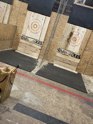 Urban Axes - Axe Throwing by null