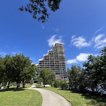 Venetian Causeway Park - Parks Near Me - Miami Beach, Florida Venetian Causeway Park - Parks Near Me - Miami Beach, Florida