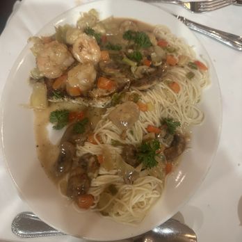 Pascal's Manale - Special - Cajun/Creole Near Me - New Orleans, Louisiana