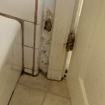 Mother Lode Motel - Rotting drywall - Hotels Near Me - Placerville, California