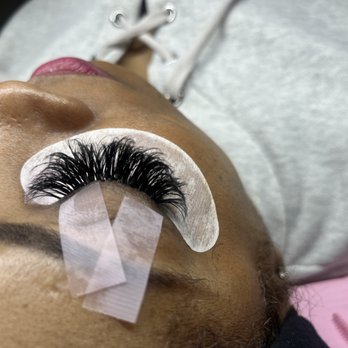 Belashtiful - Volumen set - Eyelash Service Near Me Belashtiful - Volumen set - Eyelash Service Near Me
