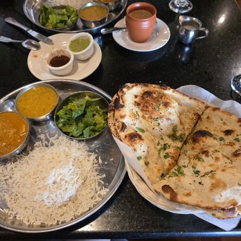 All India Cafe - Chicken tikka masala and garlic naan - Indian Near Me - Arcadia, California