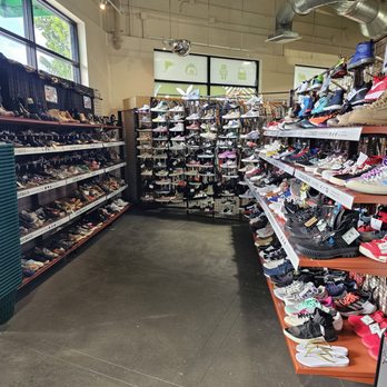 Eco Town - Shoes! - Used, Vintage & Consignment Near Me - Honolulu, Hawaii Eco Town - Shoes! - Used, Vintage & Consignment Near Me - Honolulu, Hawaii