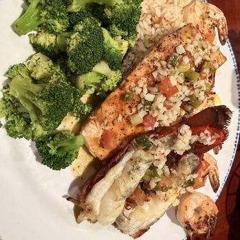 Red Lobster - Seafood Near Me - Topeka, Kansas