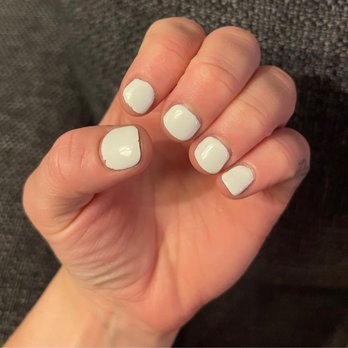 Five Star Nails & Spas - Chipping & the gel on my pointer finger is starting to peel off, she didn't even bother to paint up to the cuticles on every nail - Nail Salons Near Me - Phoenix, Arizona