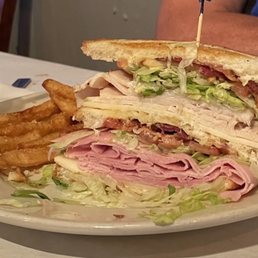 Pub Club Sandwich