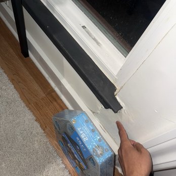 Power Home Remodeling - Water intrusion causing damage to wall - Windows Installation Near Me - Irving, Texas Power Home Remodeling - Water intrusion causing damage to wall - Windows Installation Near Me - Irving, Texas