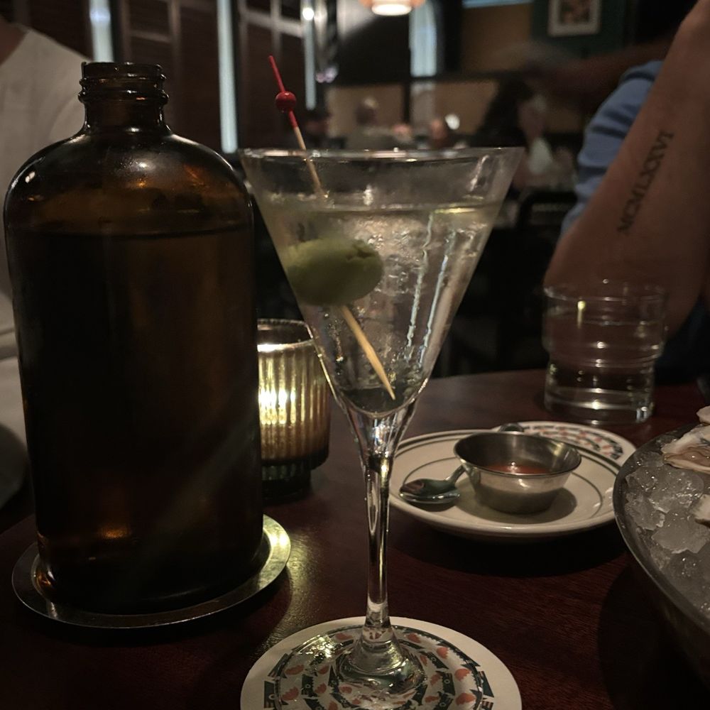 ViceVersa Miami - Dirty Martini perfection - Cocktail Bars Near Me - Miami, Florida ViceVersa Miami - Dirty Martini perfection - Cocktail Bars Near Me - Miami, Florida