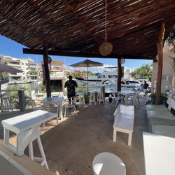 Bamboo Cafe & Smoothies - Patio