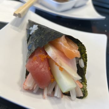 O’A Sushi - Rainbow Hand Roll - Sushi Bars Near Me - Reno, Nevada