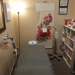 California Health Center - Acupuncture Therapy Room