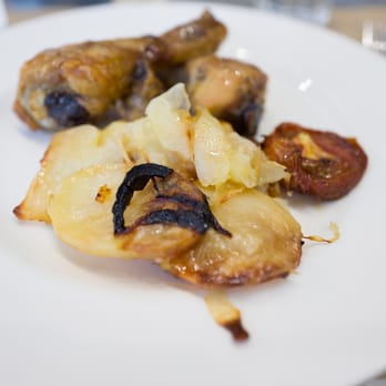 La Casa Encendida - Poulet grillé, pommes de terre - Performing Arts Near Me - Madrid, M