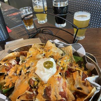 Notch 8 Brewery - Notch' os and beer flight - Brewpubs Near Me - Annapolis Junction, Maryland
