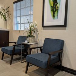 Southern California Endodontic Group - Clean and comfortable wait area