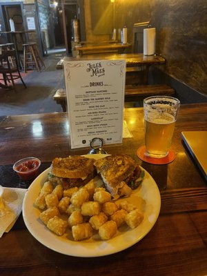 Jules Maes Saloon by null