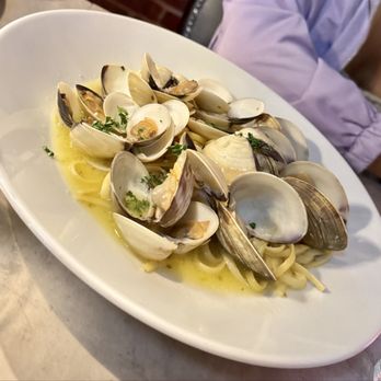 Bella Vista - Linguini & Clam Sauce -- classic and so satisfying - Italian Near Me - Boston, Massachusetts