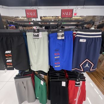 Shoe Palace - Shoe Stores Near Me - Honolulu, Hawaii