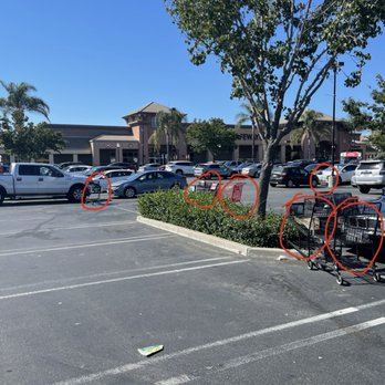 Safeway - Shopping carts roaming the parking lot - Grocery Near Me - Milpitas, California Safeway - Shopping carts roaming the parking lot - Grocery Near Me - Milpitas, California