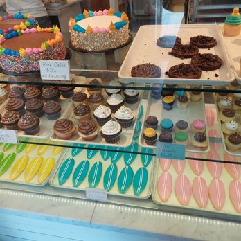 Becker's Bakery - Bakeries Near Me - Manhattan Beach, California