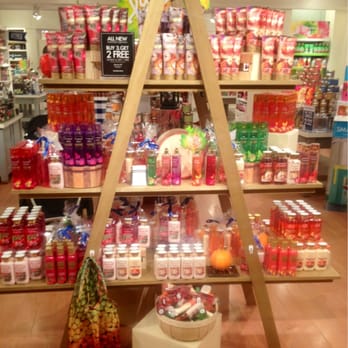 Bath & Body Works - Cosmetics & Beauty Supply Near Me - Virginia Beach, Virginia