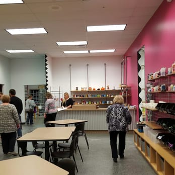 Glazed Expressions - Arts & Crafts Near Me - Clive, Iowa