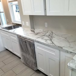 Hansen's Custom Countertop Services - Laminate Calacatta Marble 1