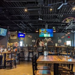 Brickyard Bar & Grill - Restaurant interior