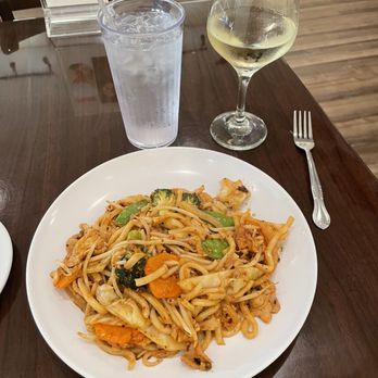 Pad Thai - Sriracha Noodles - Thai Near Me - Saint Louis, Missouri