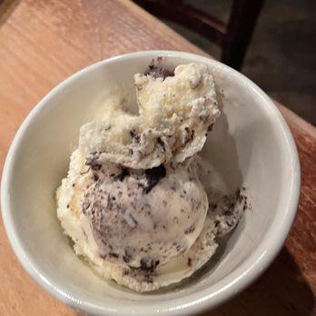 Jessop's Tavern - moose tracks ice cream - New Castle, DE