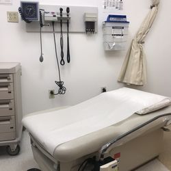 Kaiser Permanente Redmond Medical Center at Riverpark - Exam Room