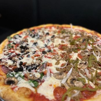 Gianni's Pizza & More - a pizza on a plate - Italian Near Me - Bradenton, Florida Gianni's Pizza & More - a pizza on a plate - Italian Near Me - Bradenton, Florida