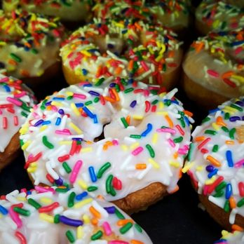 Winchell's Donut House - Donuts Near Me - Salinas, California