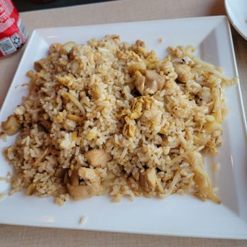 Chinese Gardens Restaurant - A very flavorful chicken fried rice!! - Chinese Near Me - Cheney, Washington