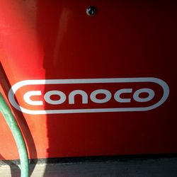 Giant Conoco Gasoline & Convenience Store