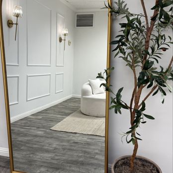 Silk and Sugar Lounge - Spray Tanning Near Me - Whittier, California Silk and Sugar Lounge - Spray Tanning Near Me - Whittier, California