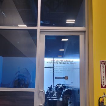 EōS Fitness - Recovery room - Gyms Near Me - Whittier, California EōS Fitness - Recovery room - Gyms Near Me - Whittier, California