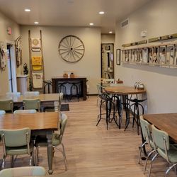 3 Sweets Bakery & Cafe - Inside