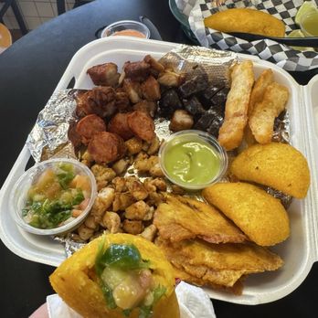 La Urraca - Picada para dos - Mexican Near Me - Albuquerque, New Mexico