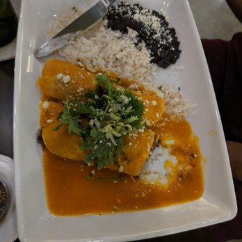 Hugo's Invitados - Seafood Near Me - Irving, Texas