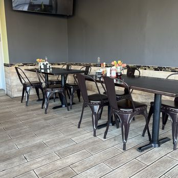 Aragon House Cafe - Dining room. - Breakfast & Brunch Near Me - Bellflower, California