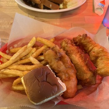 Randy's Diner - Basket of Battered Cod - Diners Near Me - Traverse City, Michigan