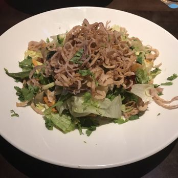 Yard House - BBQ chicken salad large size - New American Near Me - Atlanta, Georgia Yard House - BBQ chicken salad large size - New American Near Me - Atlanta, Georgia