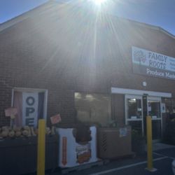 Family Roots Produce Market - Front door